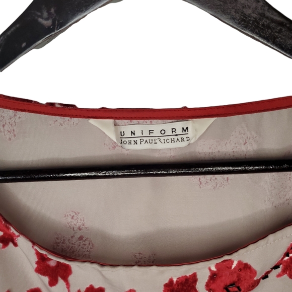 UNIFORM JOHN PAUL RICHARD Velvet Beaded Shawl - Picture 4 of 7